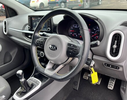 Kia Picanto X-LINE 18