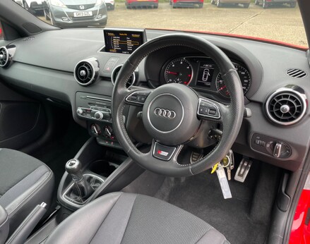 Audi A1 SPORTBACK TDI S LINE 17