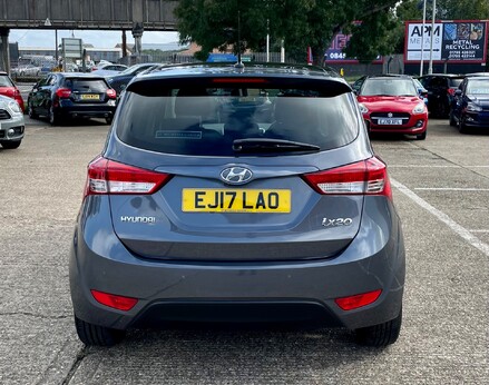 Hyundai ix20 PREMIUM NAV BLUE DRIVE 6