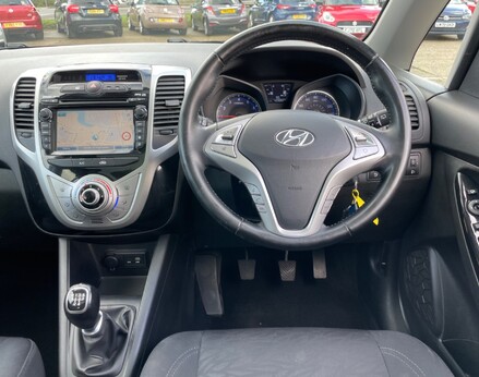 Hyundai ix20 PREMIUM NAV BLUE DRIVE 18