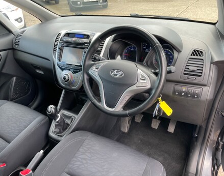 Hyundai ix20 PREMIUM NAV BLUE DRIVE 17