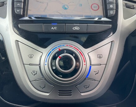 Hyundai ix20 PREMIUM NAV BLUE DRIVE 33