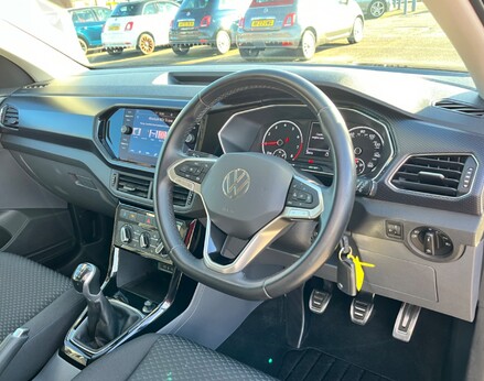 Volkswagen T-Cross UNITED TSI 18