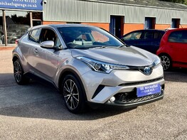 Toyota C-HR EXCEL 4