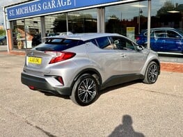 Toyota C-HR EXCEL 8