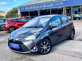 Toyota Yaris VVT-I ICON TECH 1