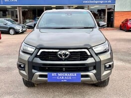 Toyota Hilux INVINCIBLE X 4WD D-4D DCB 5