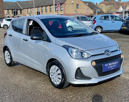 Hyundai i10 S 3