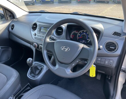 Hyundai i10 S 17