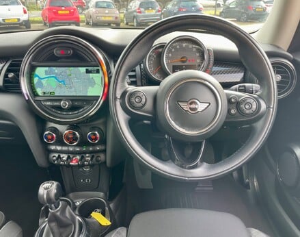 Mini Hatch COOPER S 19