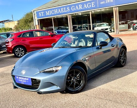 Mazda MX-5 SPORT 54