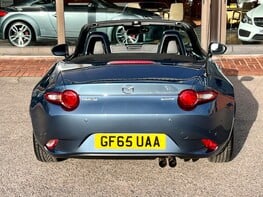 Mazda MX-5 SPORT 6