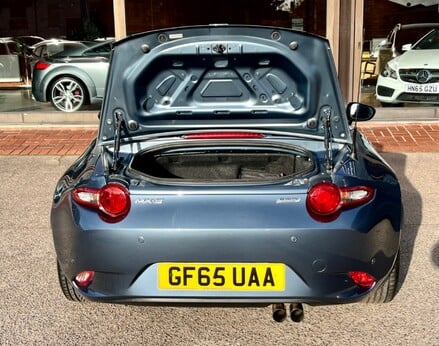 Mazda MX-5 SPORT 49