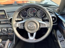 Mazda MX-5 SPORT 22