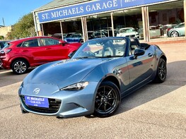 Mazda MX-5 SPORT 1