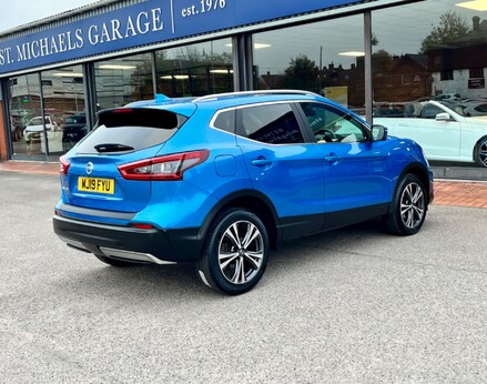 Nissan Qashqai DIG-T N-CONNECTA 8