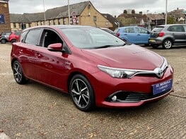 Toyota Auris VVT-I DESIGN TSS 4