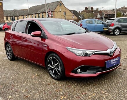 Toyota Auris VVT-I DESIGN TSS 4