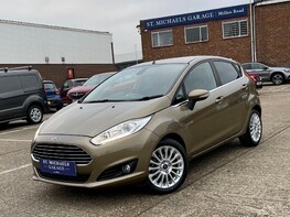 Ford Fiesta TITANIUM 1