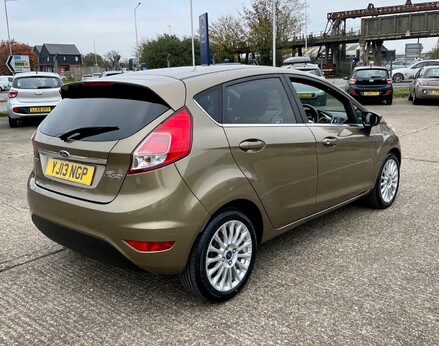 Ford Fiesta TITANIUM 8