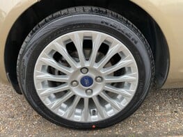 Ford Fiesta TITANIUM 13