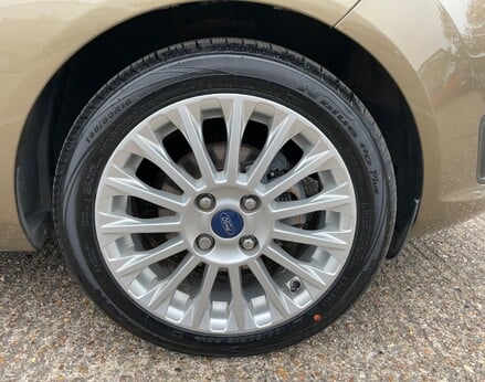 Ford Fiesta TITANIUM 15