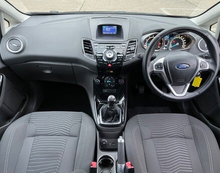 Ford Fiesta TITANIUM 2