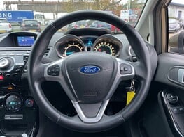 Ford Fiesta TITANIUM 18