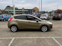 Ford Fiesta TITANIUM 9