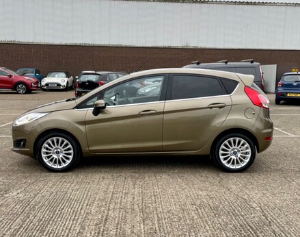 Ford Fiesta TITANIUM 10