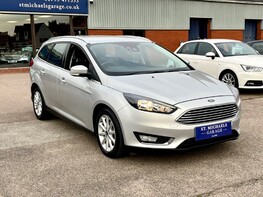 Ford Focus TITANIUM 4