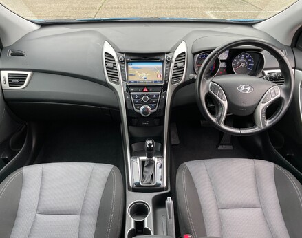 Hyundai i30 SE NAV 2