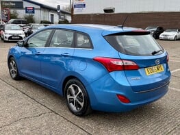 Hyundai i30 SE NAV 9