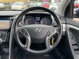 Hyundai i30 SE NAV 19