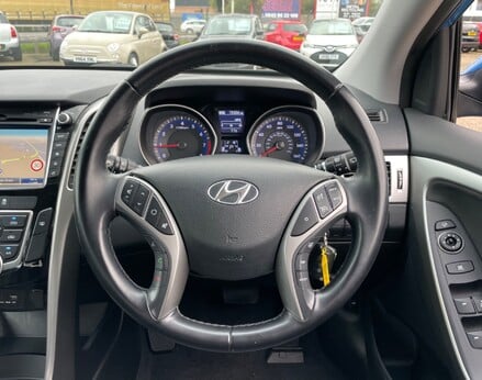 Hyundai i30 SE NAV 19