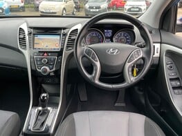 Hyundai i30 SE NAV 18