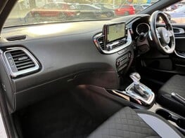 Kia Ceed CRDI GT-LINE ISG 17