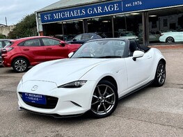 Mazda MX-5 SPORT NAV 1