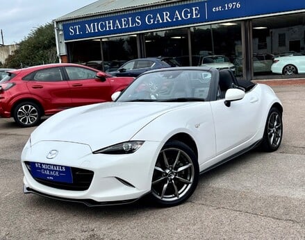 Mazda MX-5 SPORT NAV 1