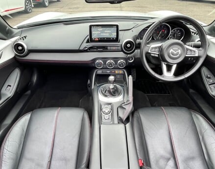 Mazda MX-5 SPORT NAV 2