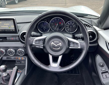 Mazda MX-5 SPORT NAV 23