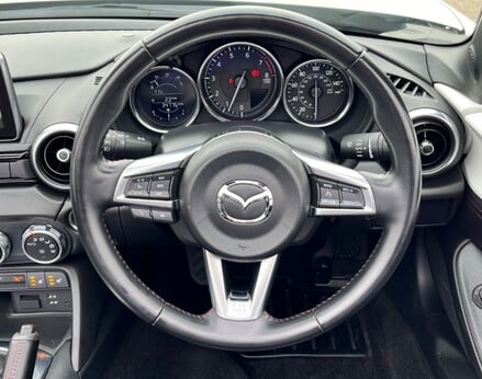 Mazda MX-5 SPORT NAV 24