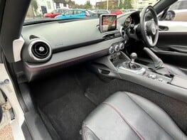 Mazda MX-5 SPORT NAV 21