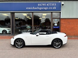 Mazda MX-5 SPORT NAV 15