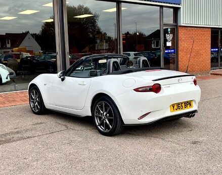 Mazda MX-5 SPORT NAV 11