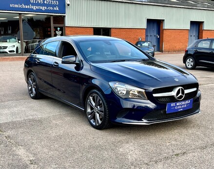 Mercedes-Benz CLA Class CLA 180 SPORT 4