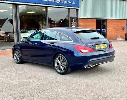 Mercedes-Benz CLA Class CLA 180 SPORT 9