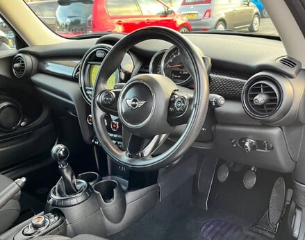 Mini Hatch COOPER S 18