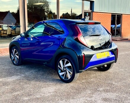 Toyota Aygo X VVT-I EDGE 9