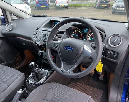 Ford Fiesta ZETEC 17